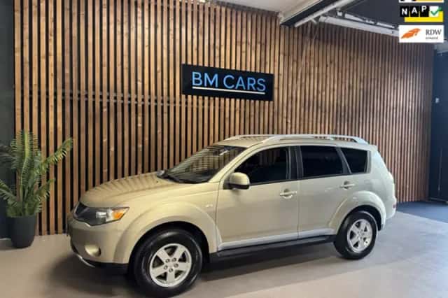 Mitsubishi Outlander (2009) thumbnail 1