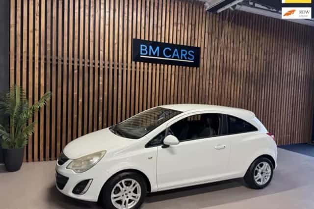 Opel Corsa (2013) thumbnail 1