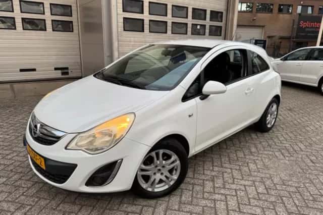 Opel Corsa (2013) thumbnail 6