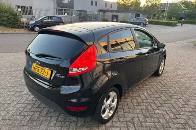Ford Fiesta (2012) thumbnail 5