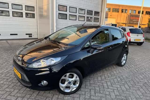 Ford Fiesta (2012) thumbnail 6