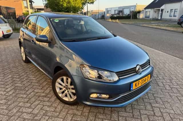 Volkswagen Polo (2015) thumbnail 2