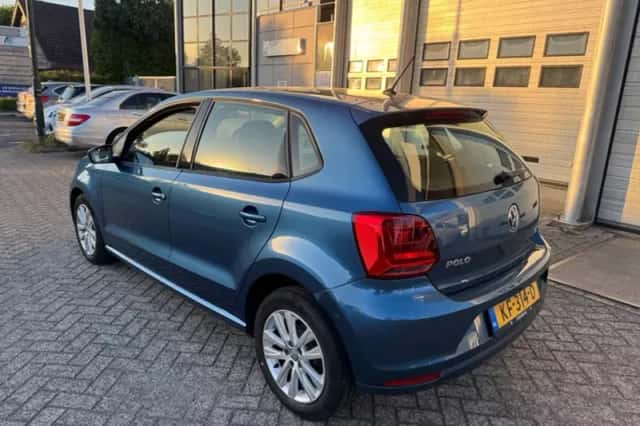 Volkswagen Polo (2015) thumbnail 3
