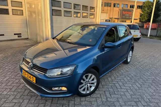 Volkswagen Polo (2015) thumbnail 6