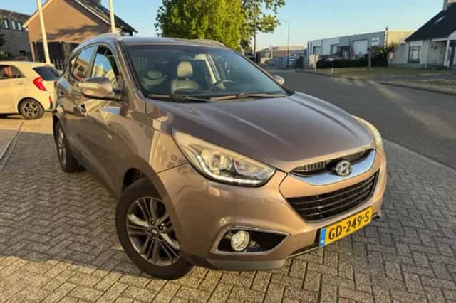 Hyundai ix35 (2015) thumbnail 2