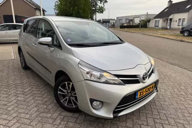 Toyota Verso (2014) thumbnail 2