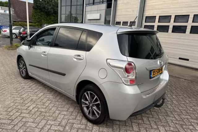 Toyota Verso (2014) thumbnail 3
