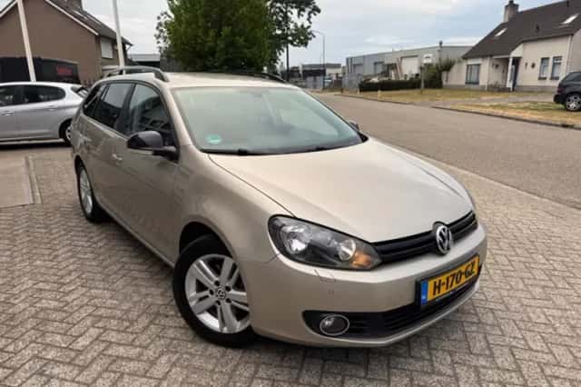 Volkswagen Golf (2012) thumbnail 2