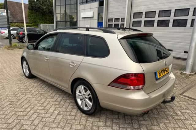 Volkswagen Golf (2012) thumbnail 3