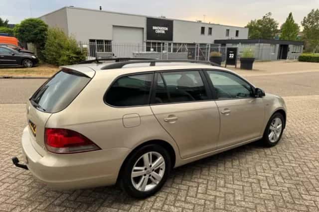 Volkswagen Golf (2012) thumbnail 5