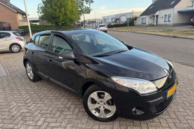 Renault Mégane (2011) thumbnail 5