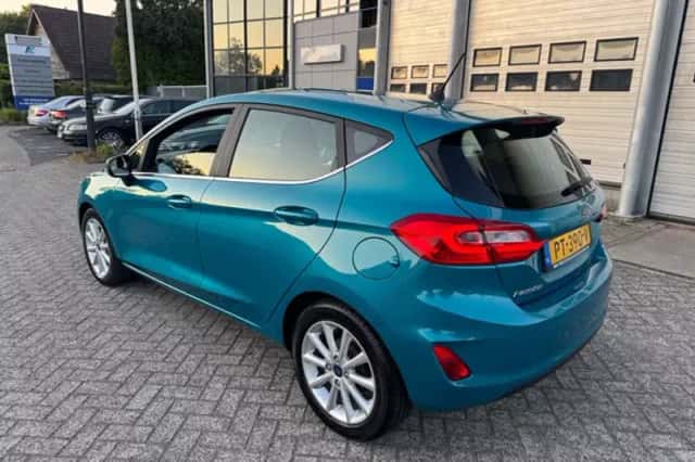 Ford Fiesta (2017) thumbnail 3