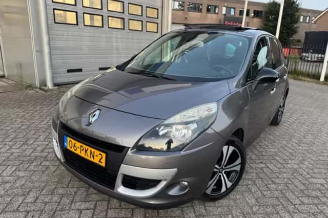 Renault Scénic (2011) thumbnail 4