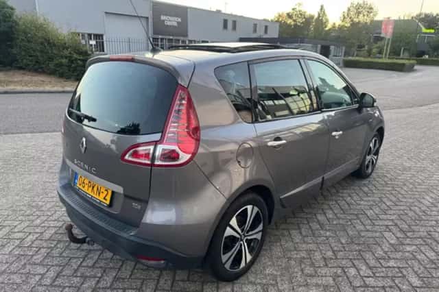 Renault Scénic (2011) thumbnail 5