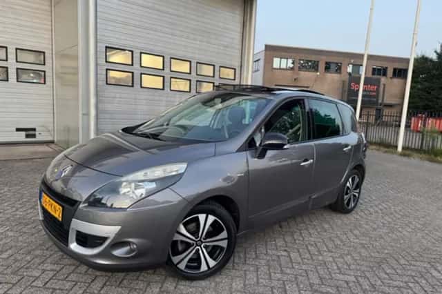 Renault Scénic (2011) thumbnail 6