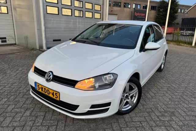 Volkswagen Golf (2013) thumbnail 4