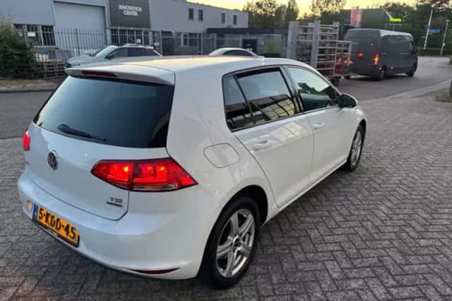 Volkswagen Golf (2013) thumbnail 5