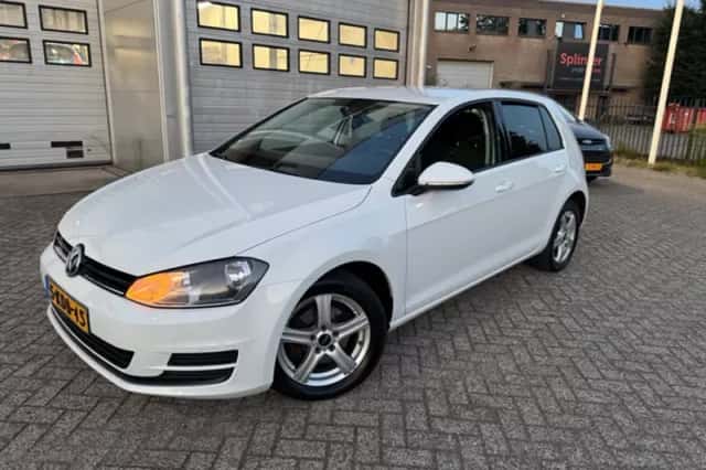 Volkswagen Golf (2013) thumbnail 6
