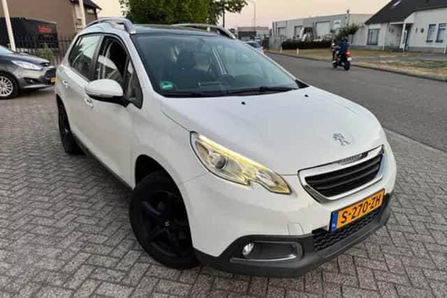 Peugeot 2008 (2014) thumbnail 2