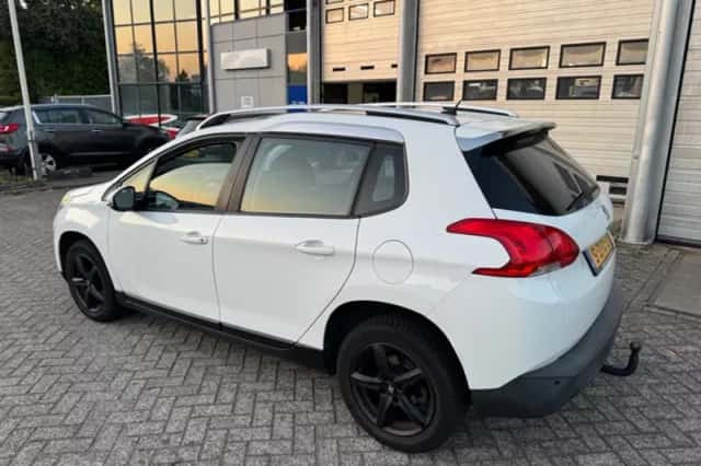 Peugeot 2008 (2014) thumbnail 3