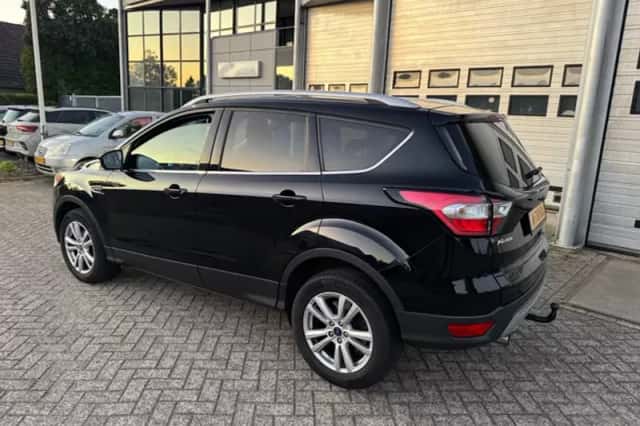 Ford Kuga (2017) thumbnail 5