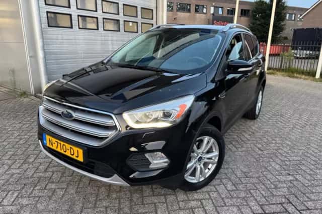 Ford Kuga (2017) thumbnail 6
