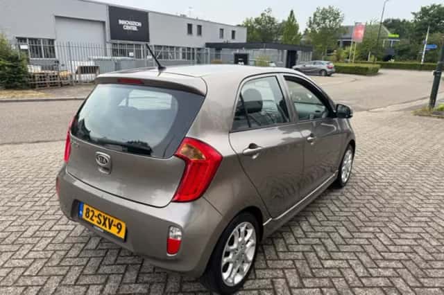 Kia Picanto (2011) thumbnail 5
