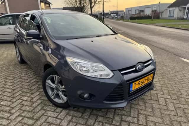 Ford Focus (2014) thumbnail 2
