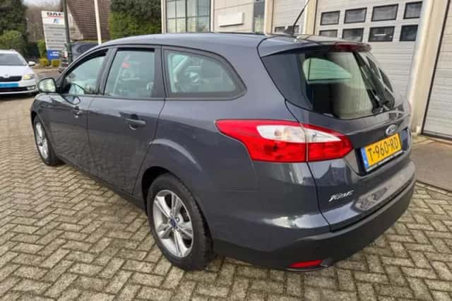 Ford Focus (2014) thumbnail 3