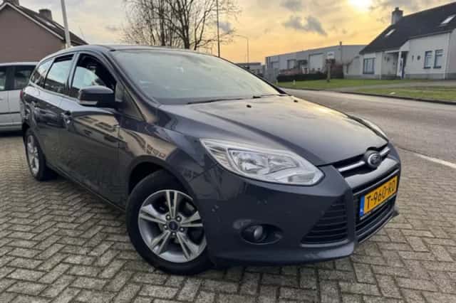 Ford Focus (2014) thumbnail 4