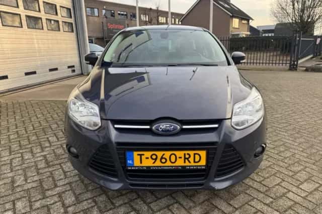 Ford Focus (2014) thumbnail 5