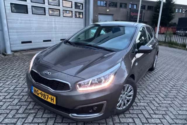 Kia Cee'd (2015) thumbnail 4