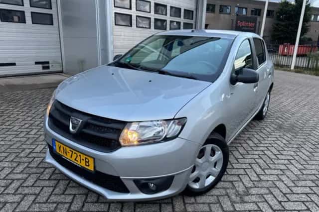 Dacia Sandero (2016) thumbnail 4