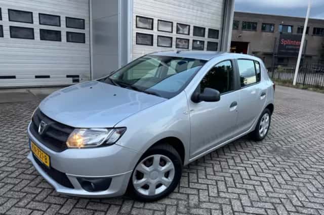 Dacia Sandero (2016) thumbnail 6
