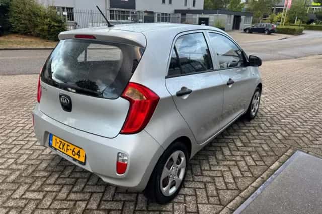 Kia Picanto (2012) thumbnail 5