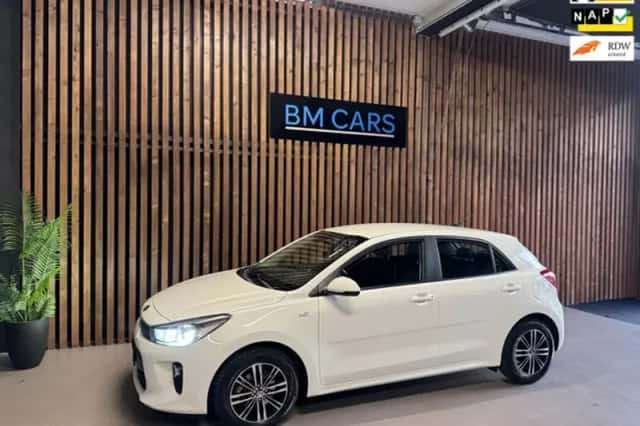 Kia Rio (2018) thumbnail 1