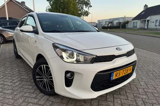 Kia Rio (2018) thumbnail 2