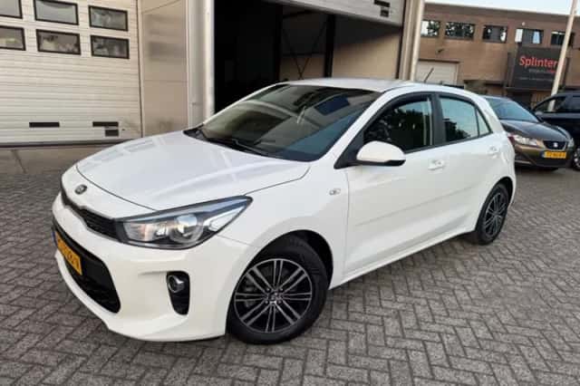 Kia Rio (2018) thumbnail 6