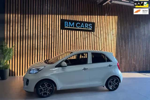 Kia Picanto (2015) thumbnail 1
