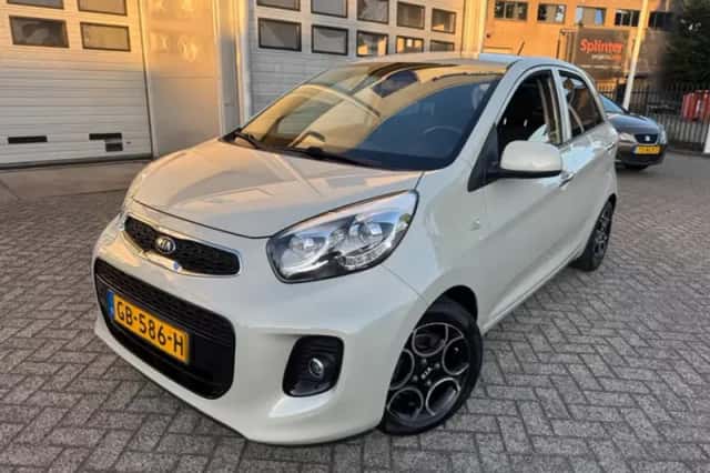 Kia Picanto (2015) thumbnail 4