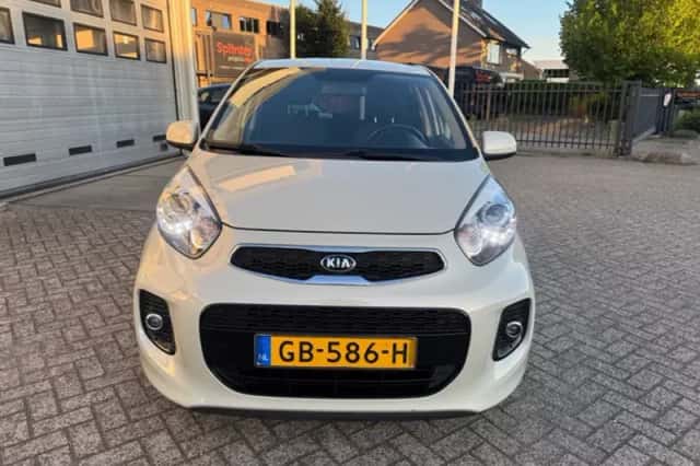 Kia Picanto (2015) thumbnail 6