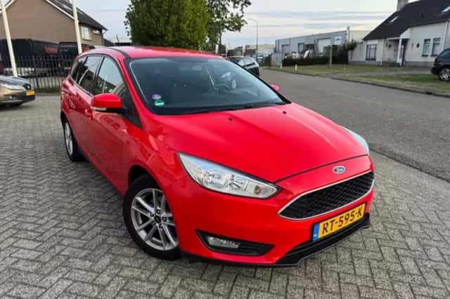 Ford Focus (2018) thumbnail 2