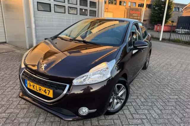 Peugeot 208 (2013) thumbnail 4