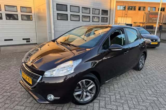 Peugeot 208 (2013) thumbnail 6