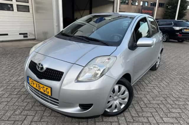 Toyota Yaris (2007) thumbnail 4
