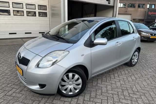 Toyota Yaris (2007) thumbnail 6