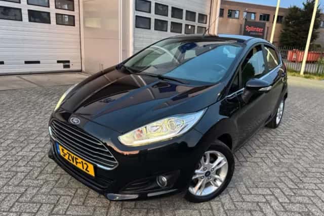 Ford Fiesta (2015) thumbnail 4
