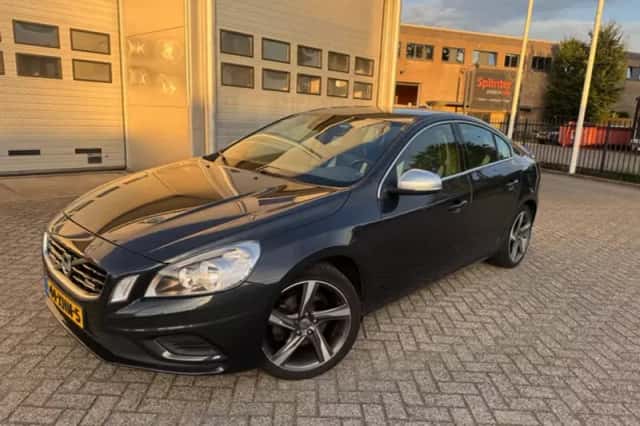 Volvo S60 (2012) thumbnail 5