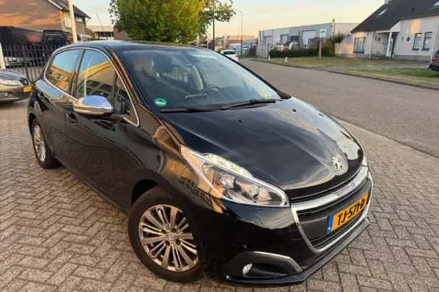 Peugeot 208 (2017) thumbnail 2