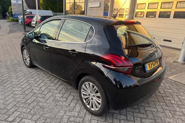 Peugeot 208 (2017) thumbnail 3
